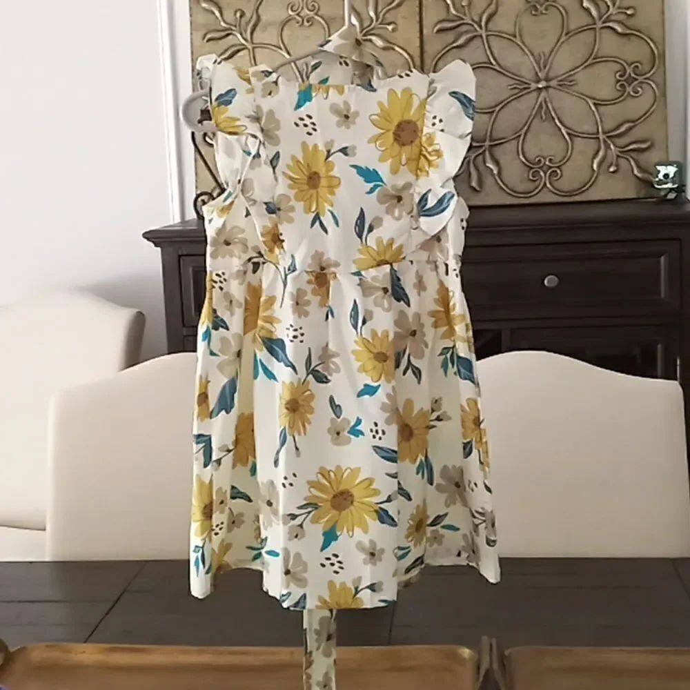 Little girls dress flower print 3 years old great condition worn once with belt